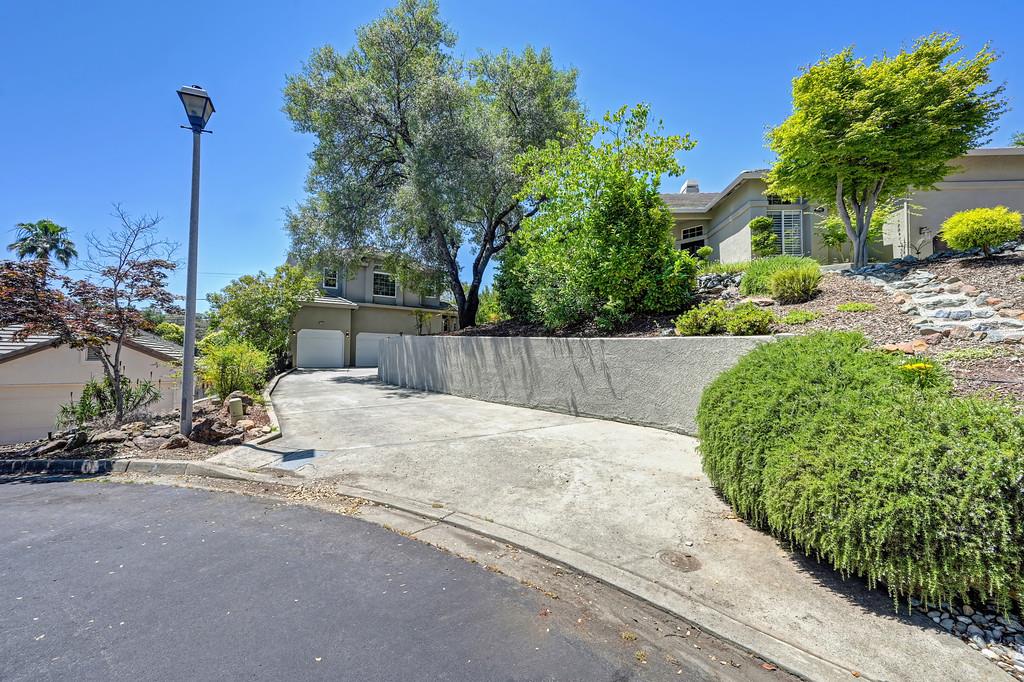 1050 Fox Run Court