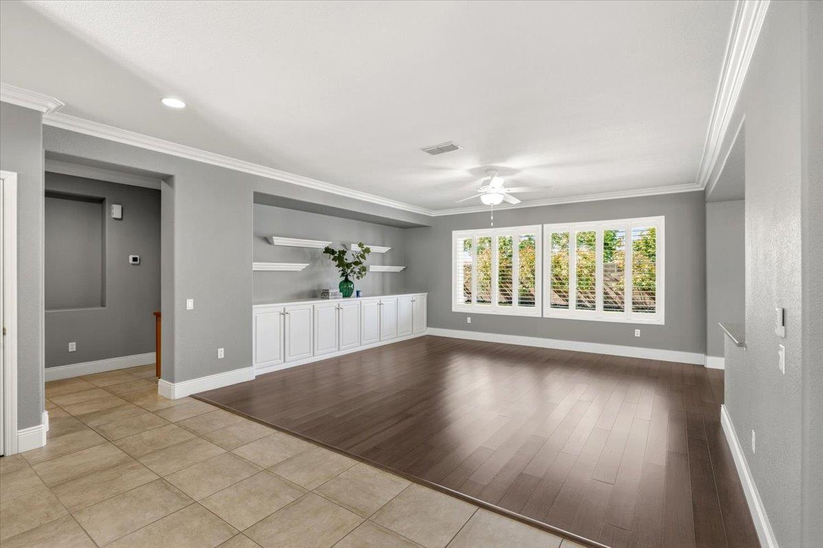 2543 Woodacre Lane