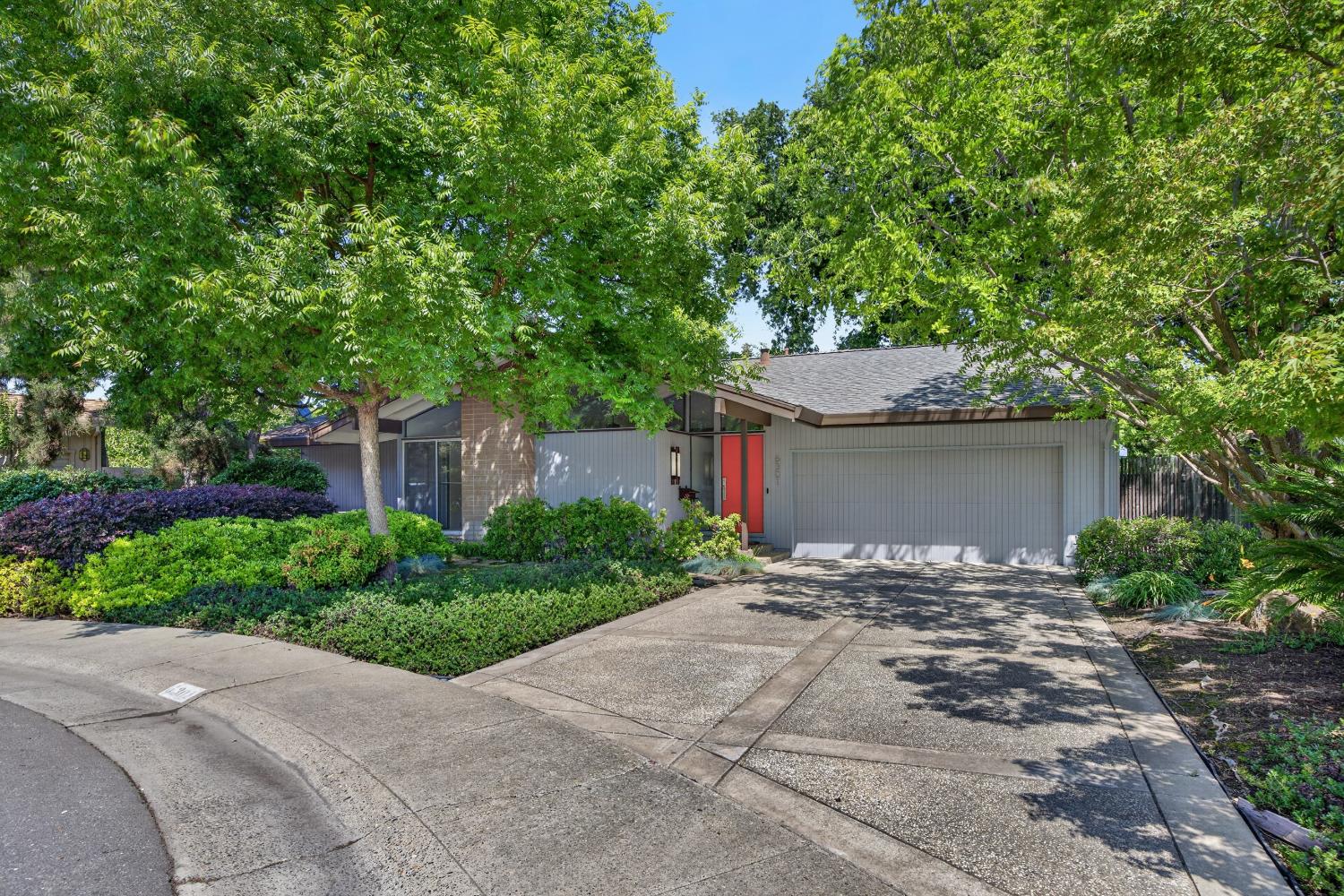 6301 Longridge Way