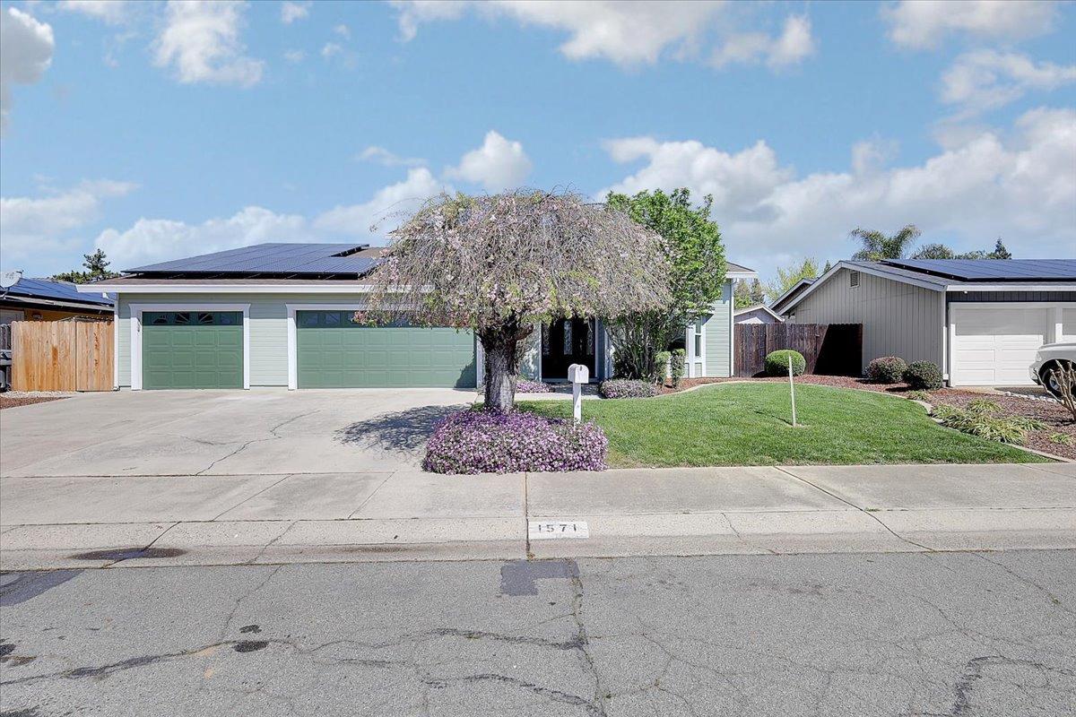 1571 Coats Drive