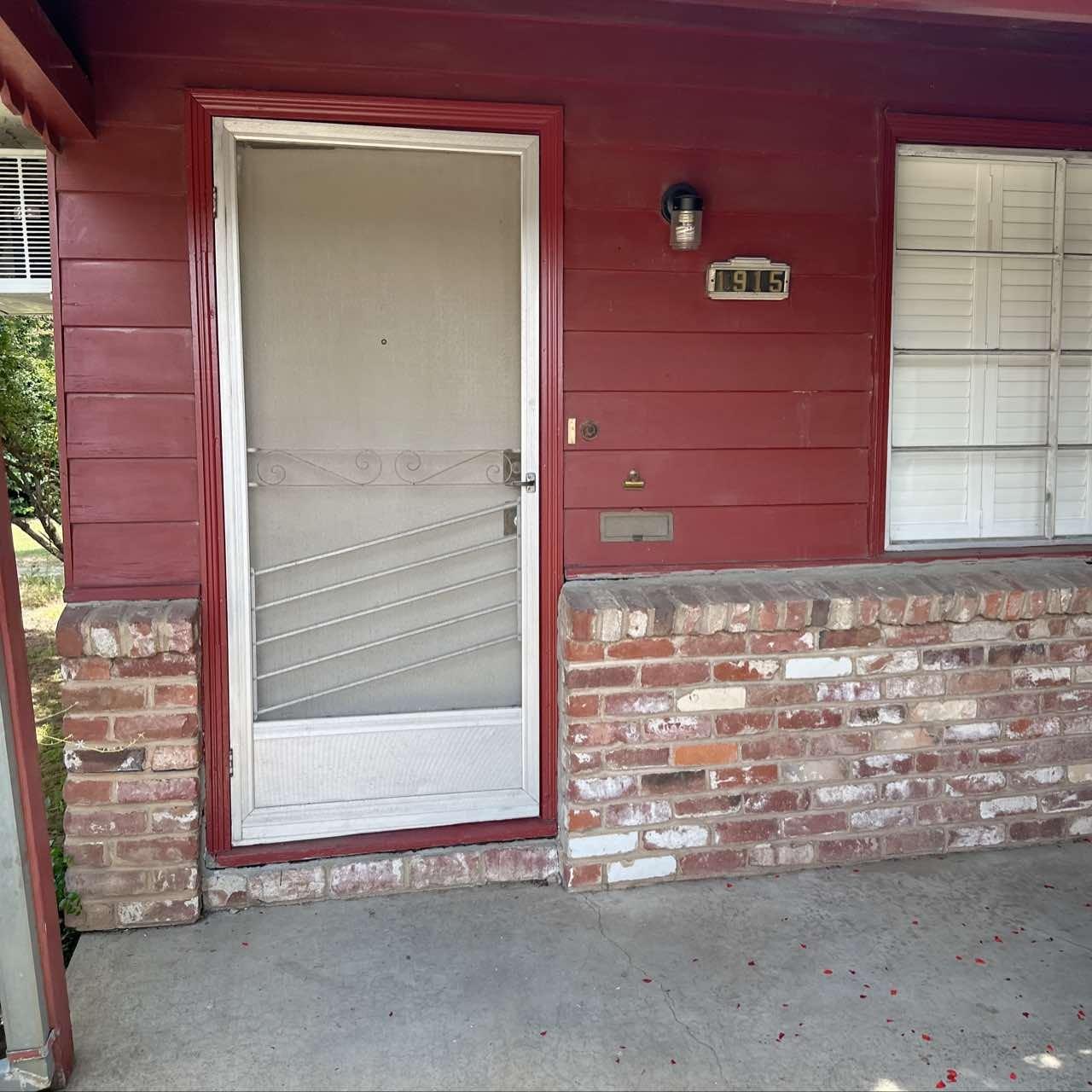 1919 W Mendocino Avenue