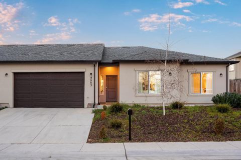 4501 Cyclamen Way Sacramento CA 95841