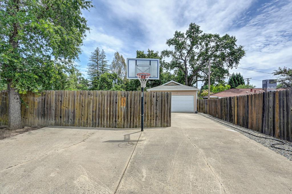 8311 Oakwood Hills Circle