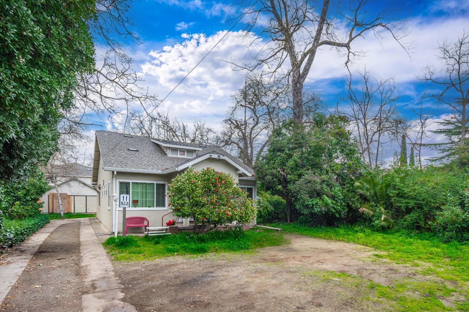 1535 Arcade Boulevard