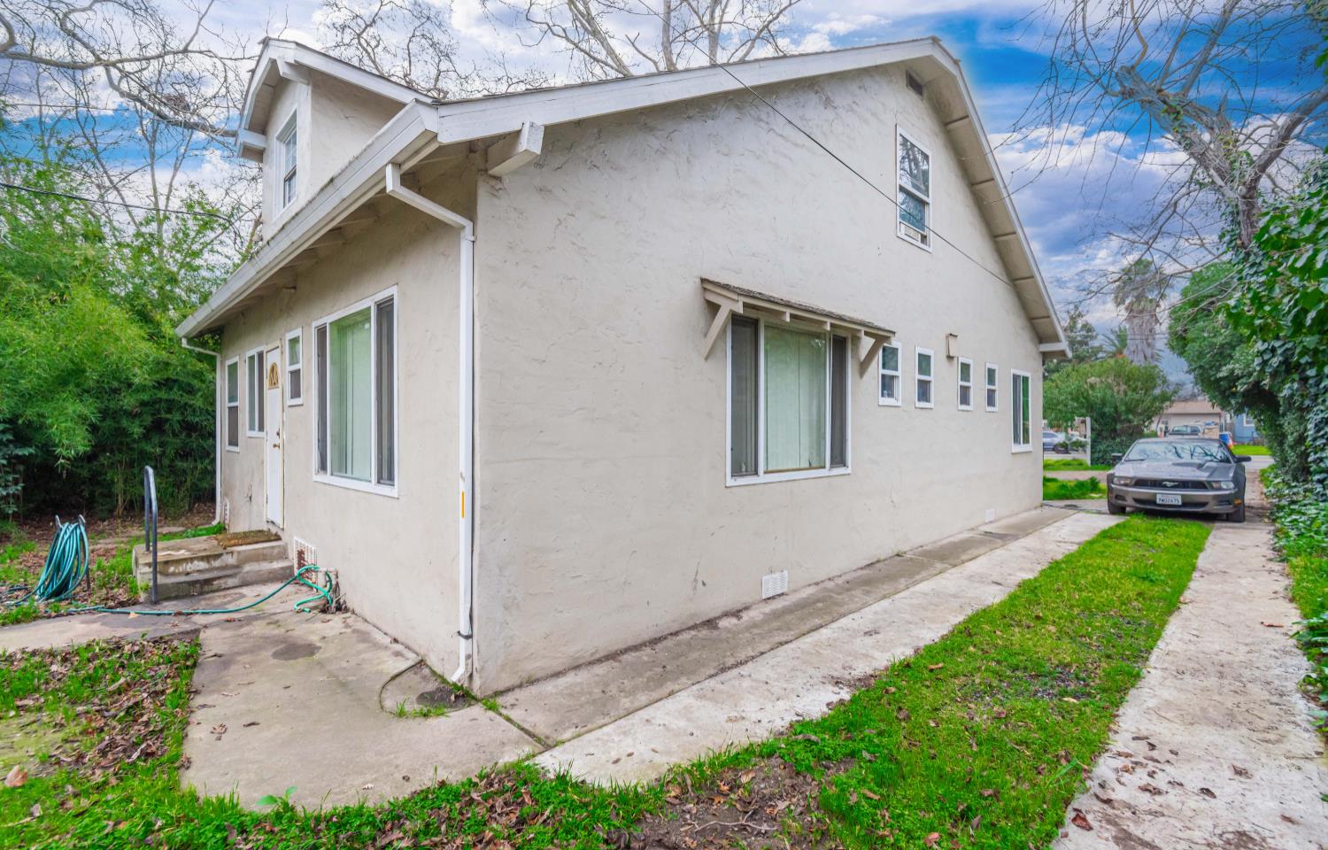 1535 Arcade Boulevard