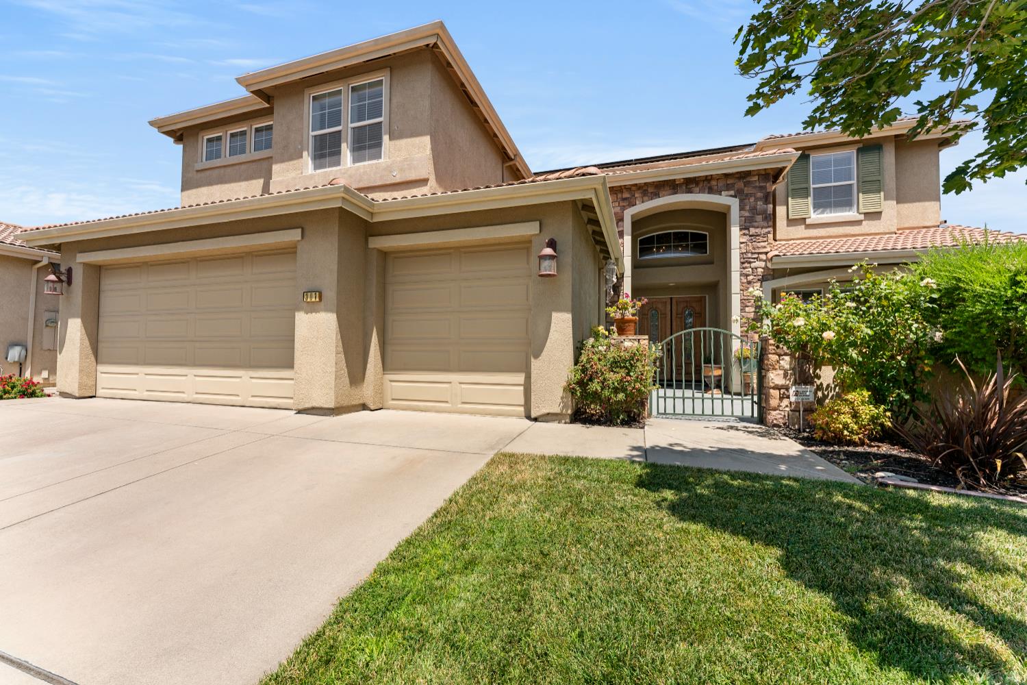 301 Vista Creek Circle
