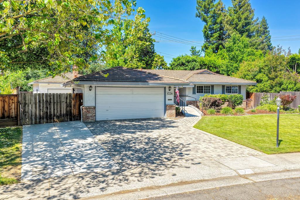 1338 Meredith Way