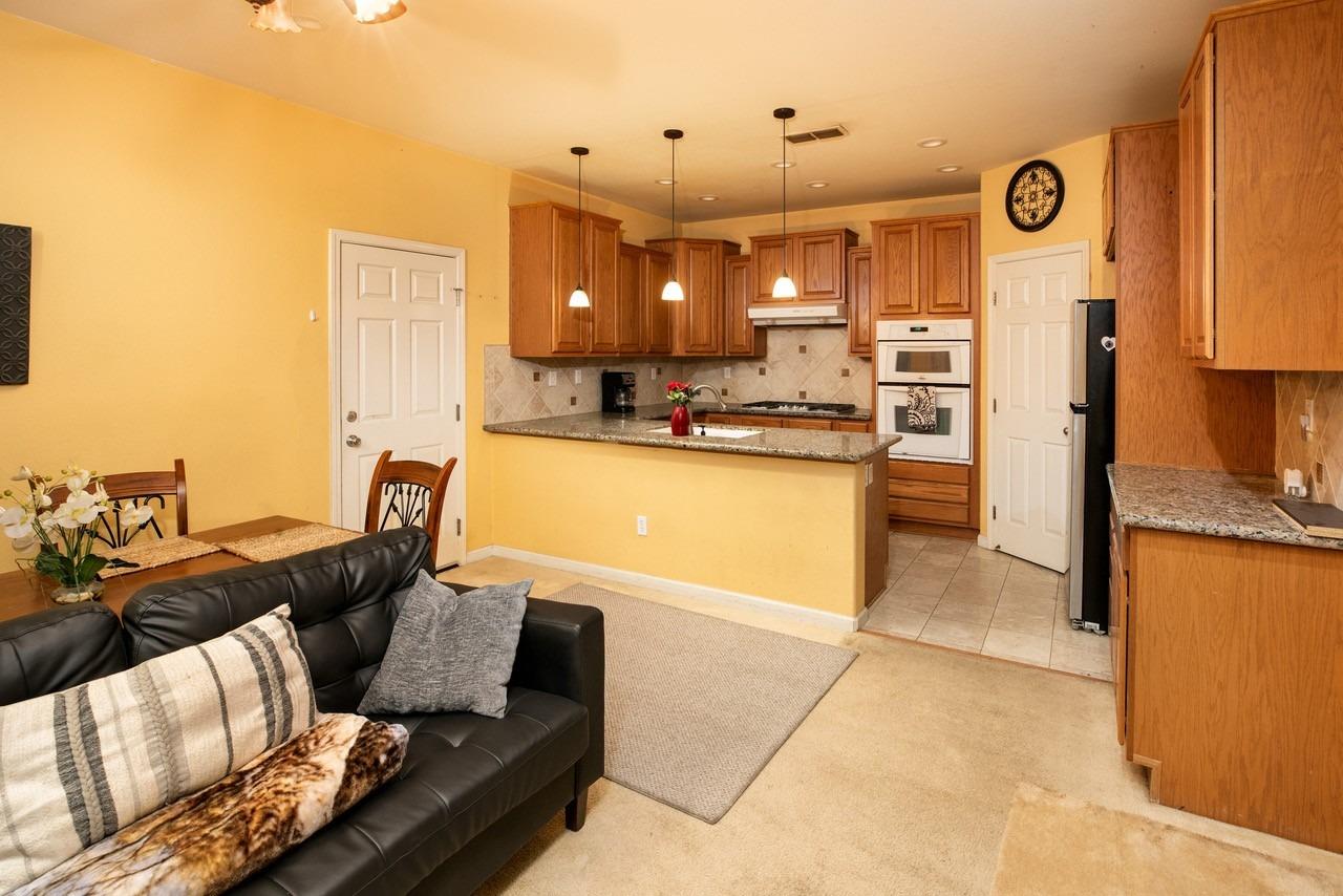 648 Valley Oak Terrace