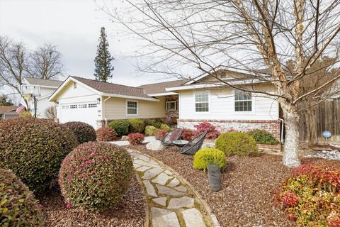 4415 Clytie Way Sacramento CA 95864