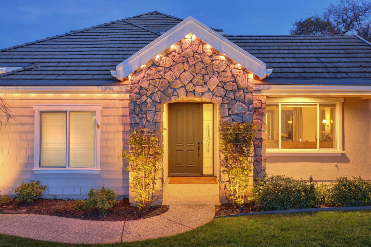 3835 Deer Ridge Lane