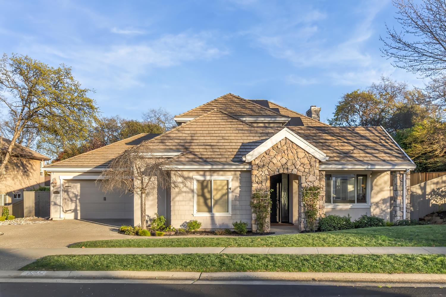 3835 Deer Ridge Lane