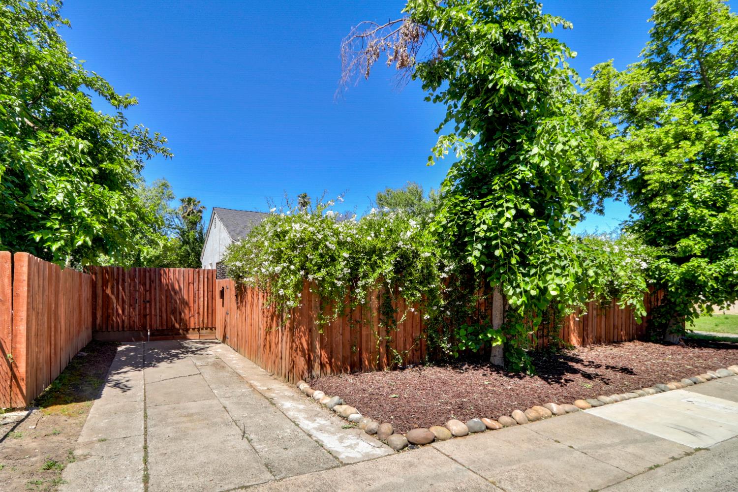 4400 E Nichols Avenue