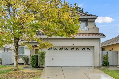 3401 W Island Court Elk Grove CA 95758