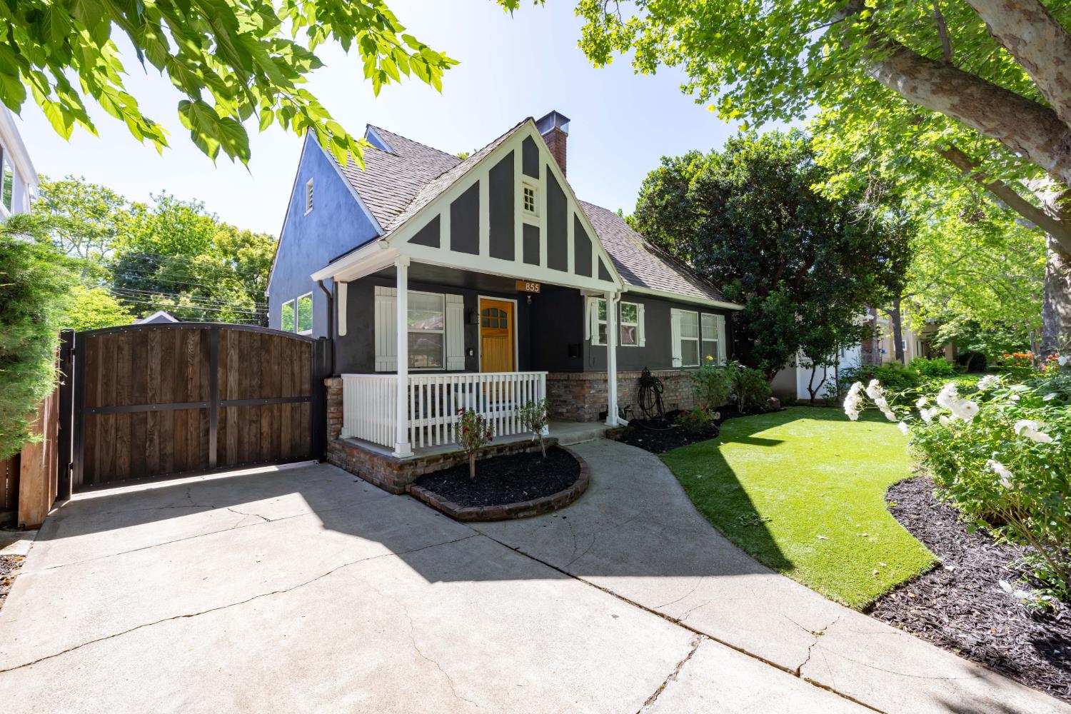 855 35th Street