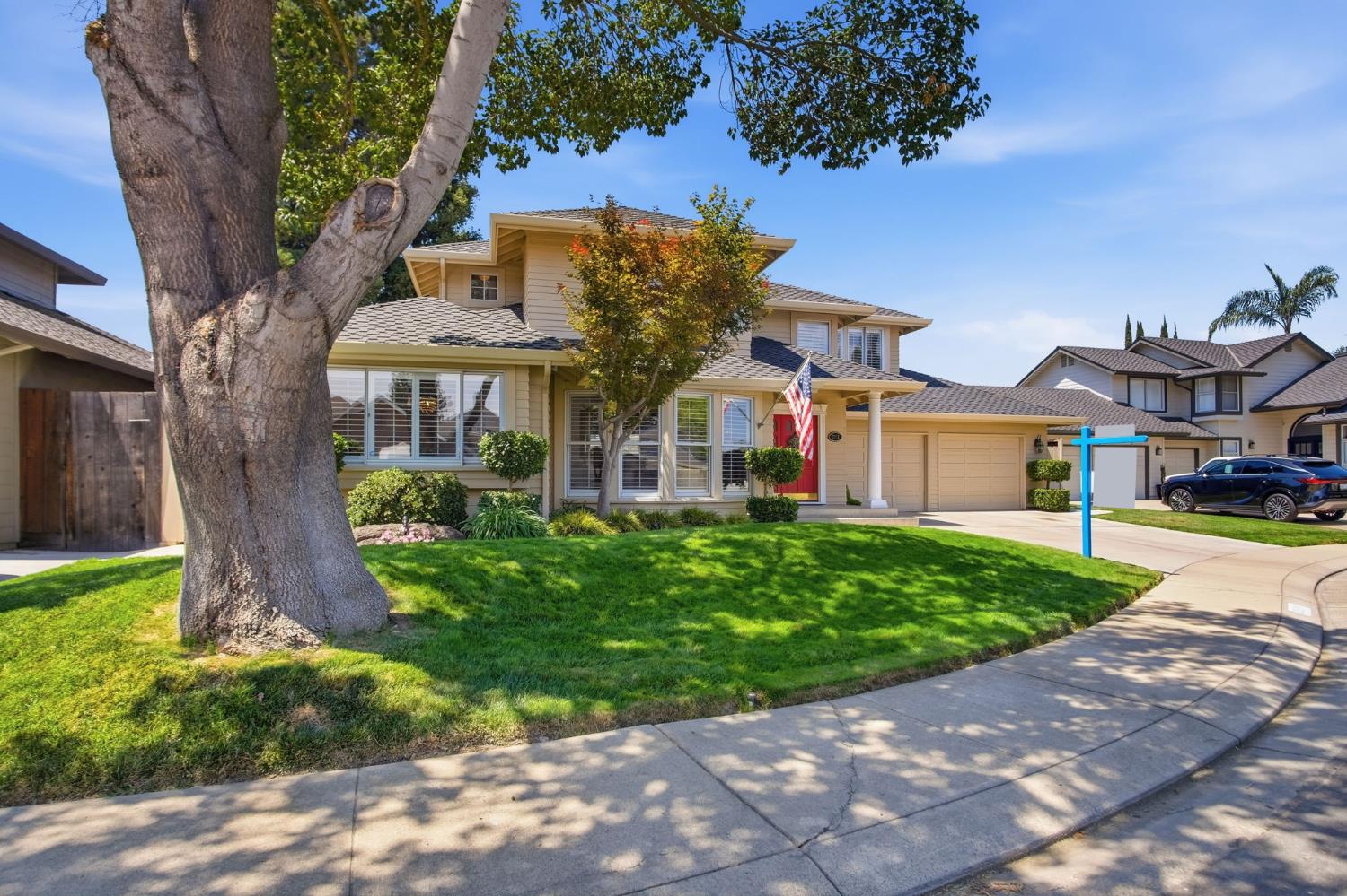 3221 Lakeshore Court
