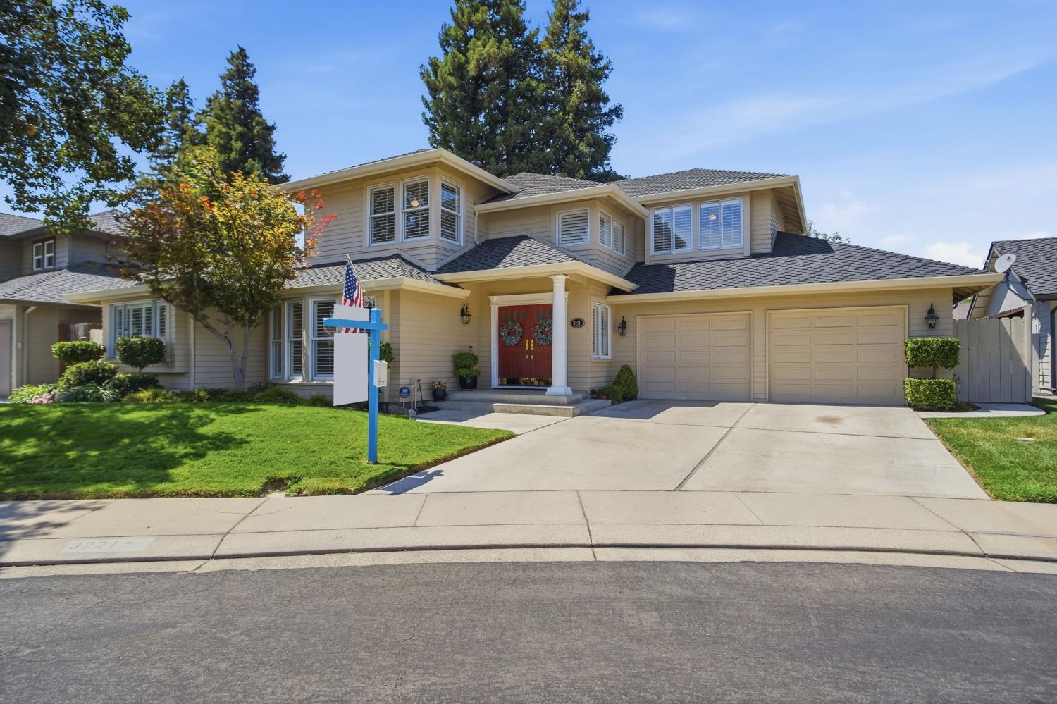 3221 Lakeshore Court
