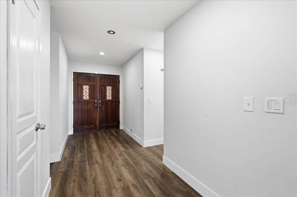 2836 La Crescenta Drive