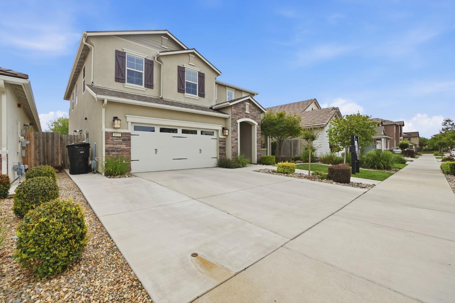 1652 Cady Lane