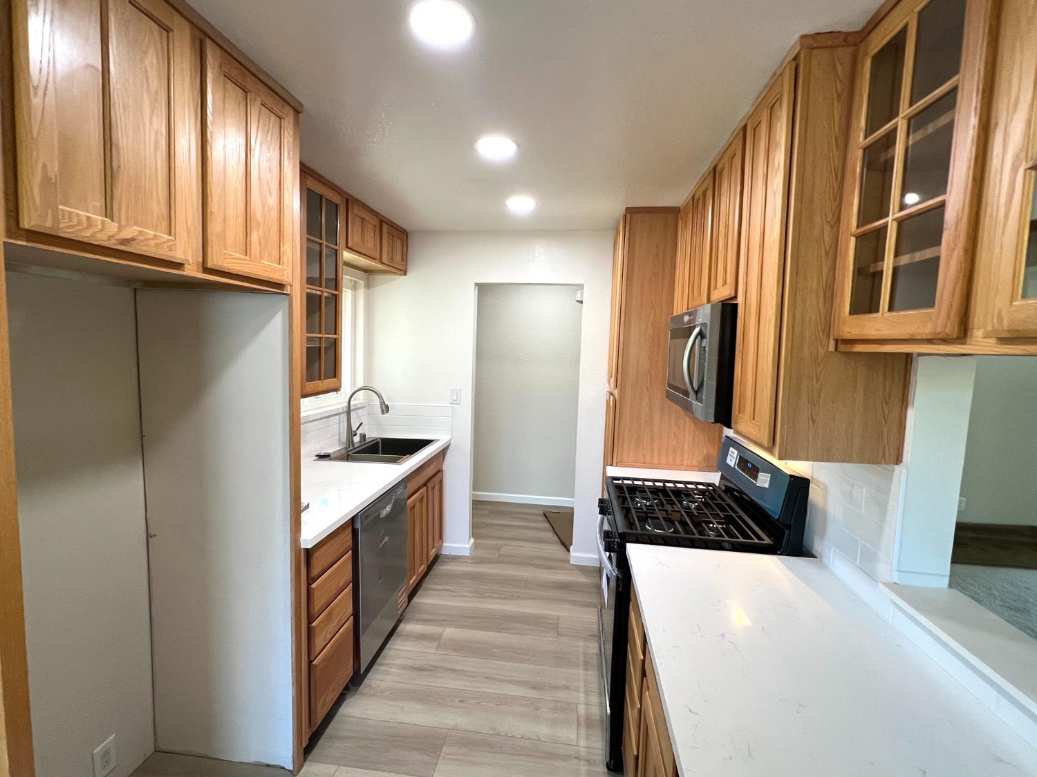 1290 Fairview Drive