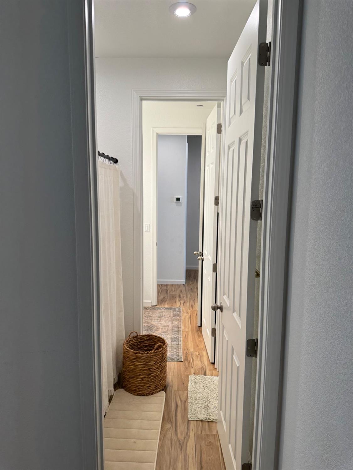 Olivehurst, California 95961, United States, 4 Bedrooms Bedrooms, ,2 BathroomsBathrooms,Residential,Active,161171