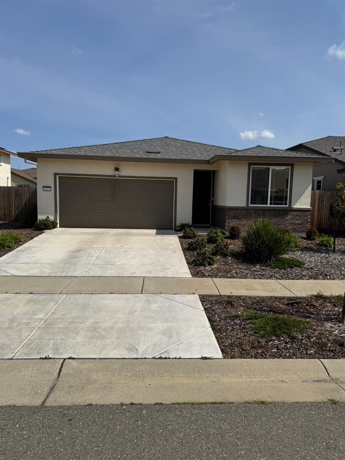 Olivehurst, California 95961, United States, 4 Bedrooms Bedrooms, ,2 BathroomsBathrooms,Residential,Active,161171