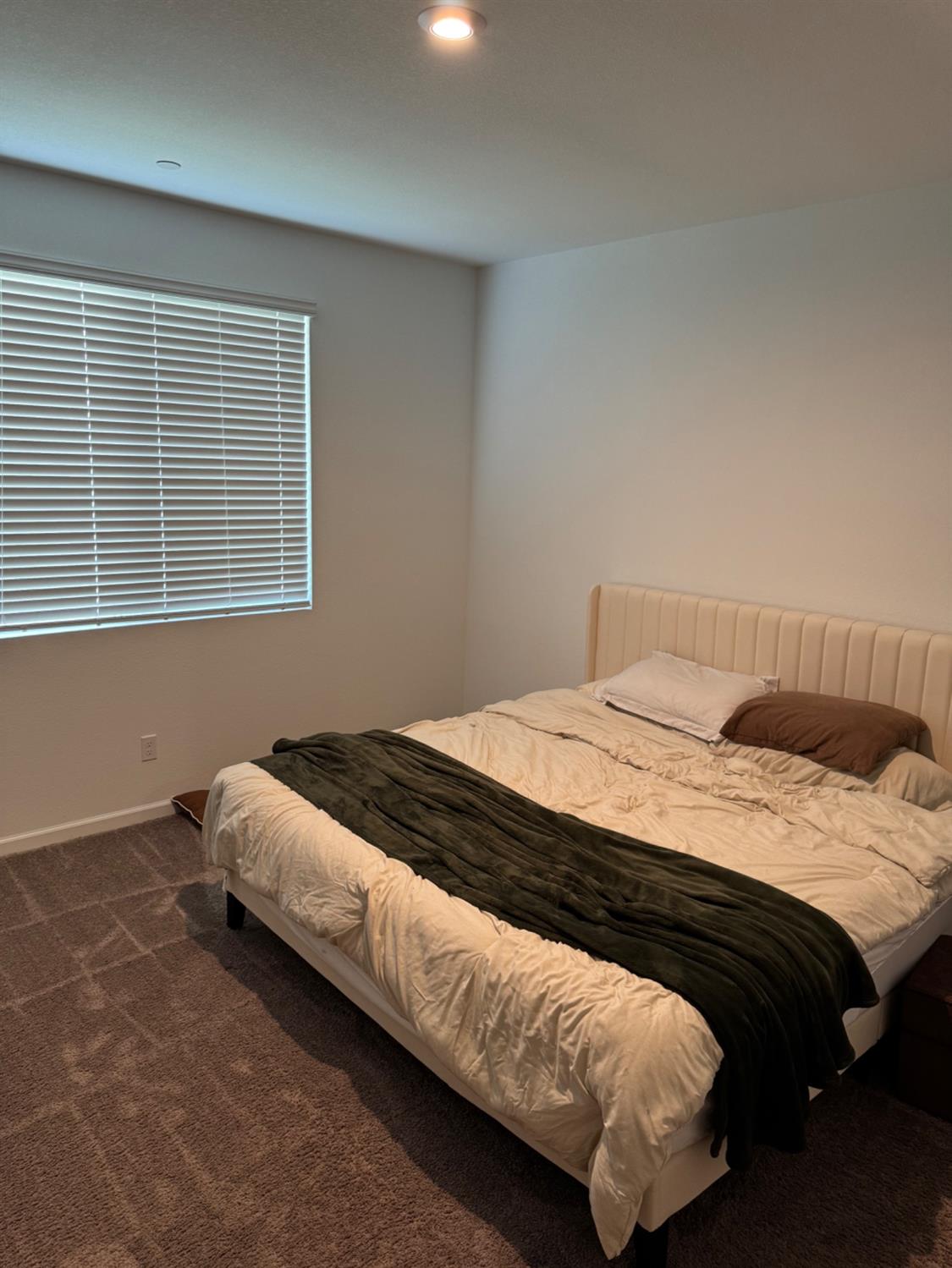 Olivehurst, California 95961, United States, 4 Bedrooms Bedrooms, ,2 BathroomsBathrooms,Residential,Active,161171