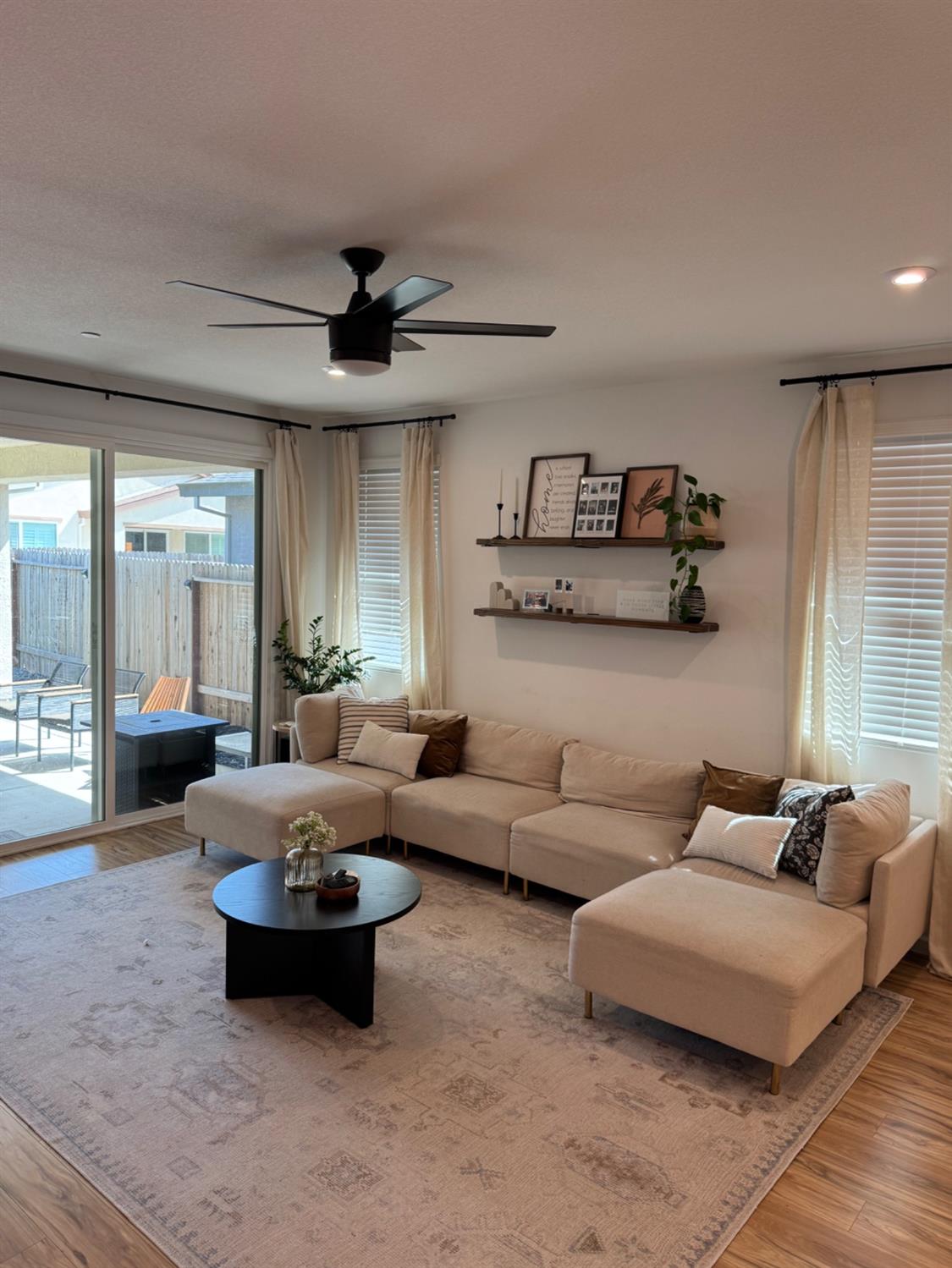 Olivehurst, California 95961, United States, 4 Bedrooms Bedrooms, ,2 BathroomsBathrooms,Residential,Active,161171