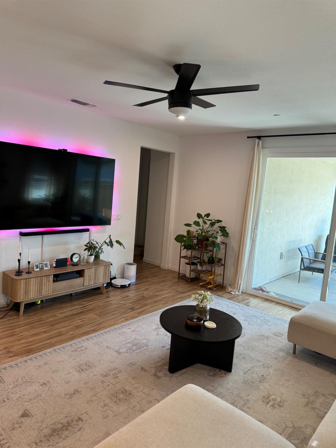 Olivehurst, California 95961, United States, 4 Bedrooms Bedrooms, ,2 BathroomsBathrooms,Residential,Active,161171