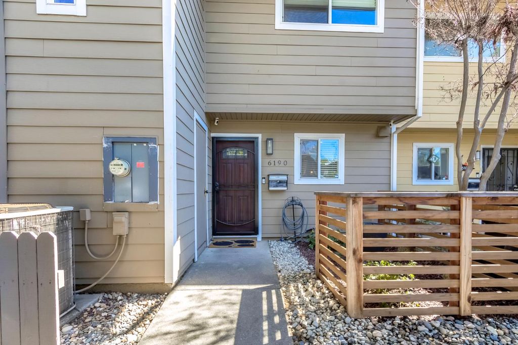 Photo of 6190 Shadow Lane, Citrus Heights, CA 95621 (MLS # 226033928)