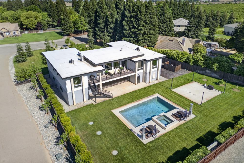 713 Saddleback Drive