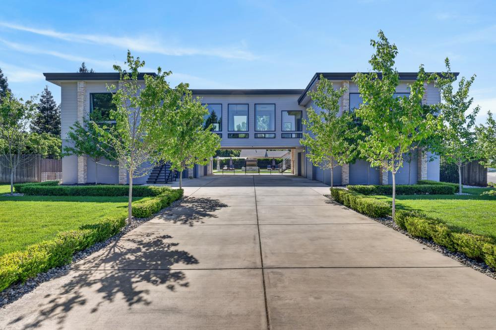 713 Saddleback Drive