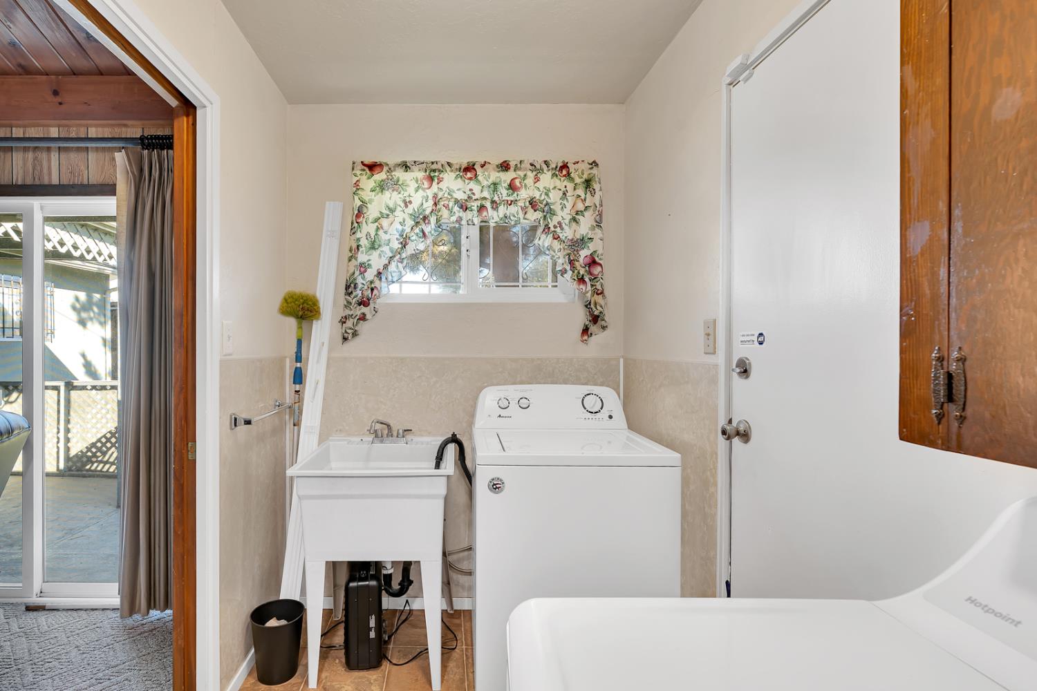 Dos Palos, California 93620, United States, 3 Bedrooms Bedrooms, ,2 BathroomsBathrooms,Residential,Active,229326