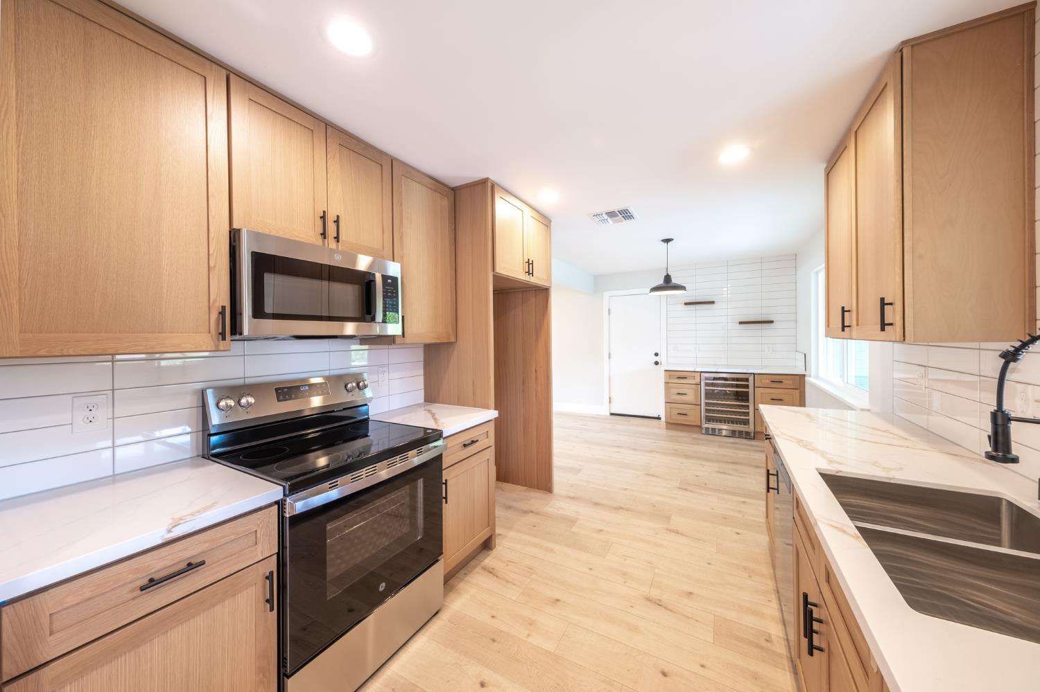 8461 Hidden Valley Circle