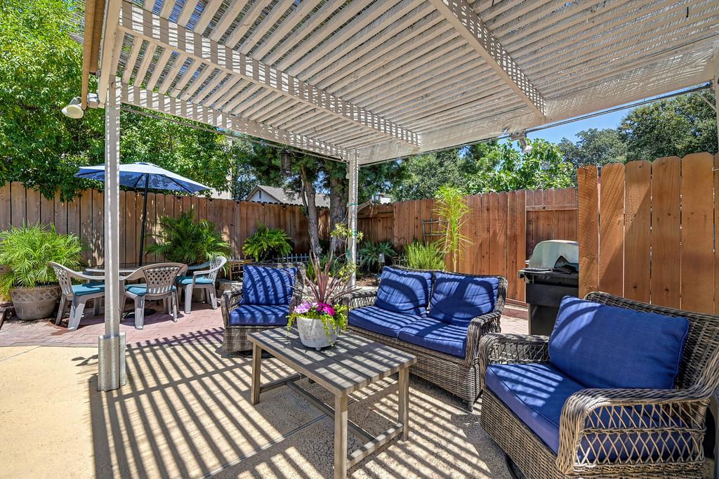 6404 Tall Tree Circle