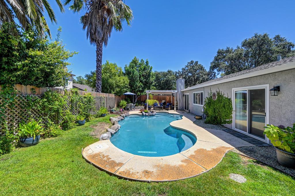 6404 Tall Tree Circle