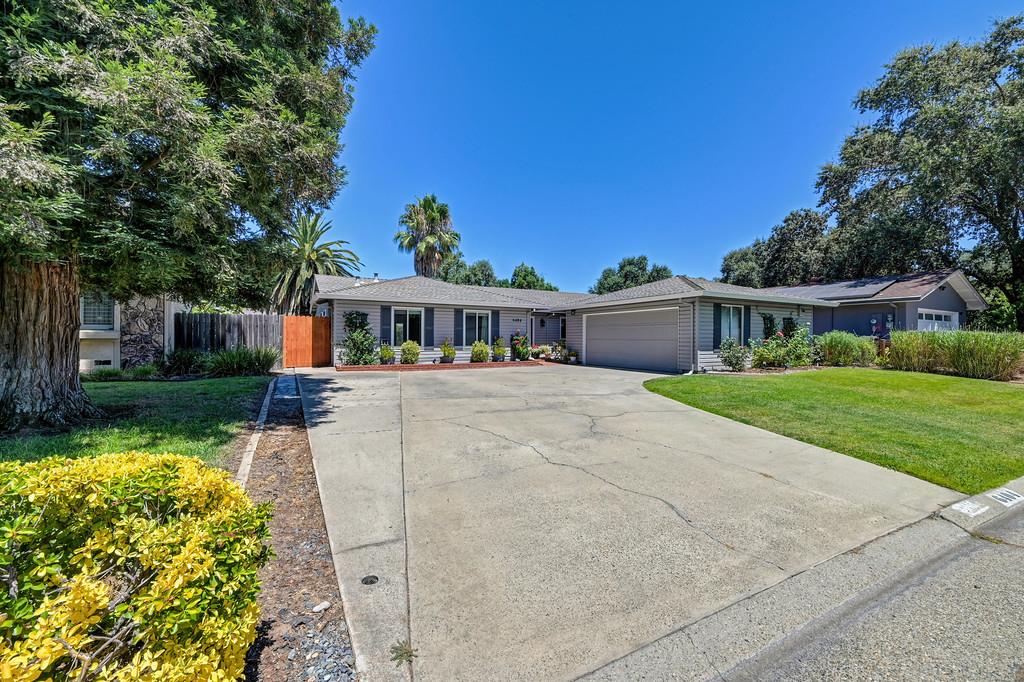 6404 Tall Tree Circle