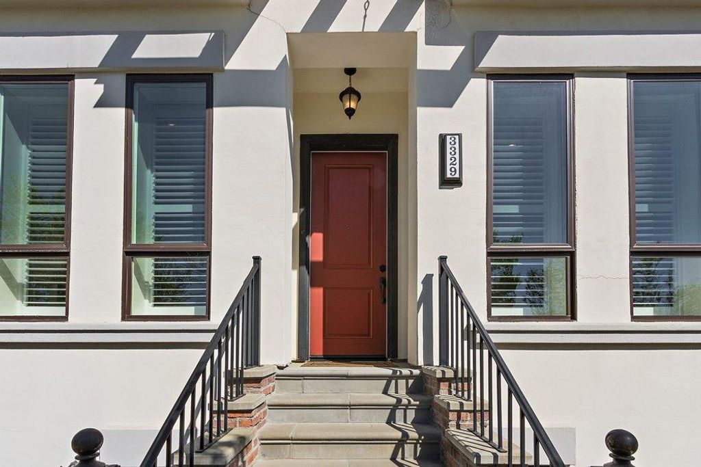 Photo of 3329 Crocker Drive, Sacramento, CA 95818 (MLS # 226032853)