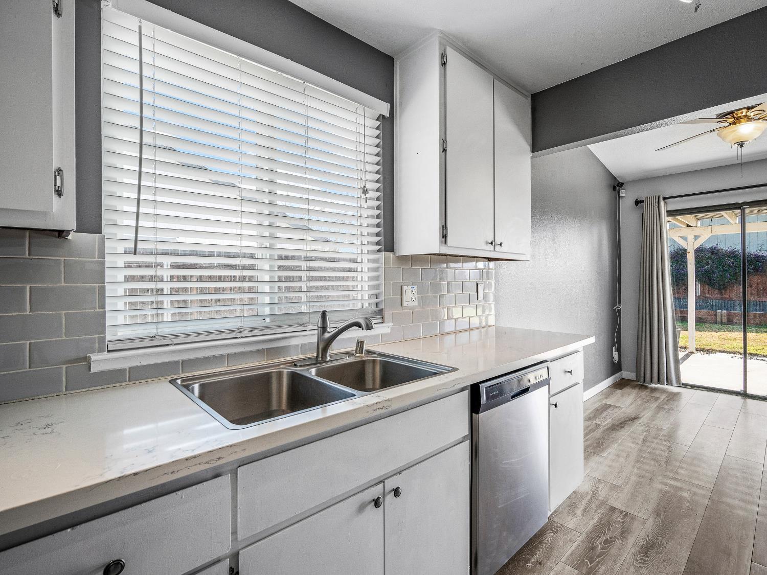 8580 Villaview Drive