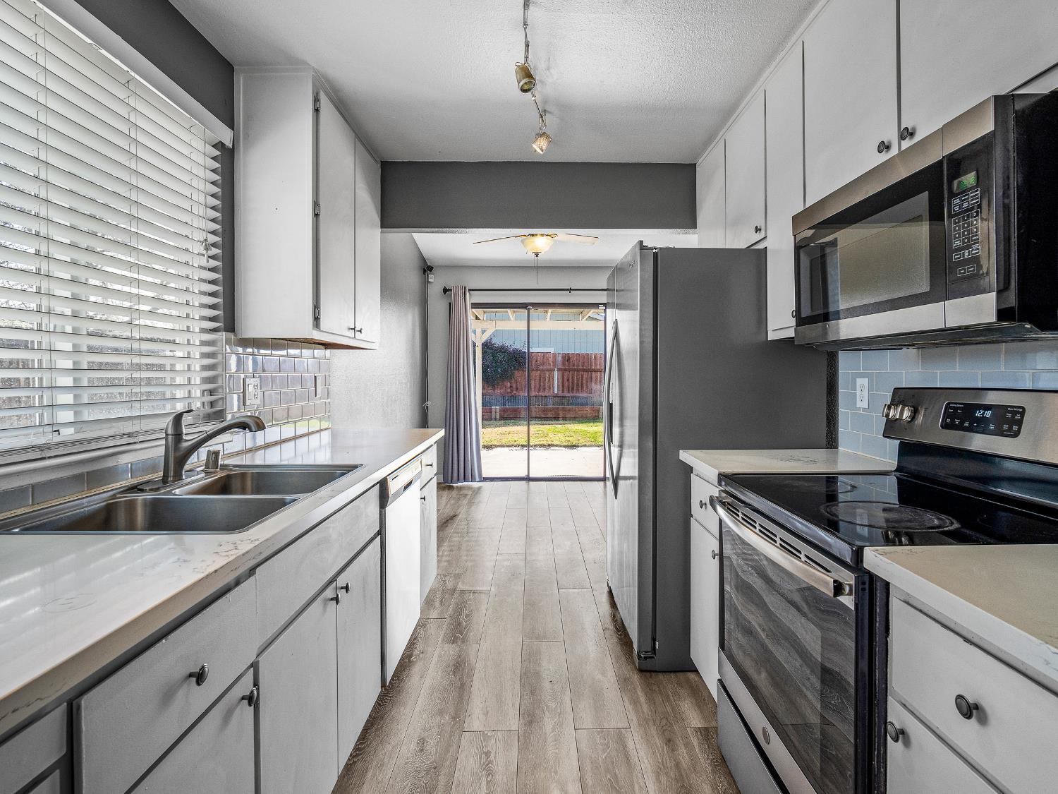 8580 Villaview Drive