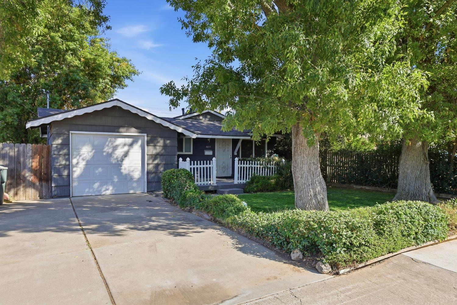 5977 Dewey Boulevard