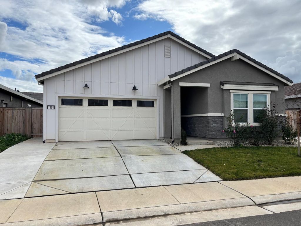Photo of 1104 Elm Terrace Way, Wheatland, CA 95692 (MLS # 226015710)
