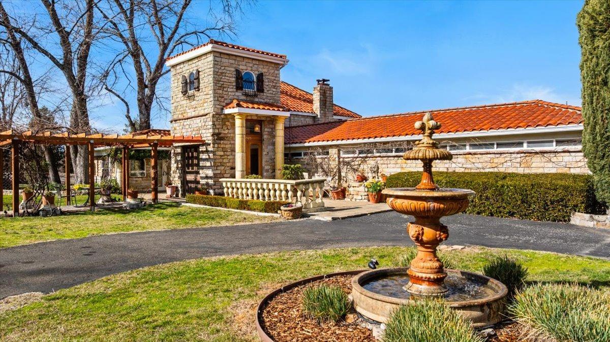 6525 Curtola Ranch Road