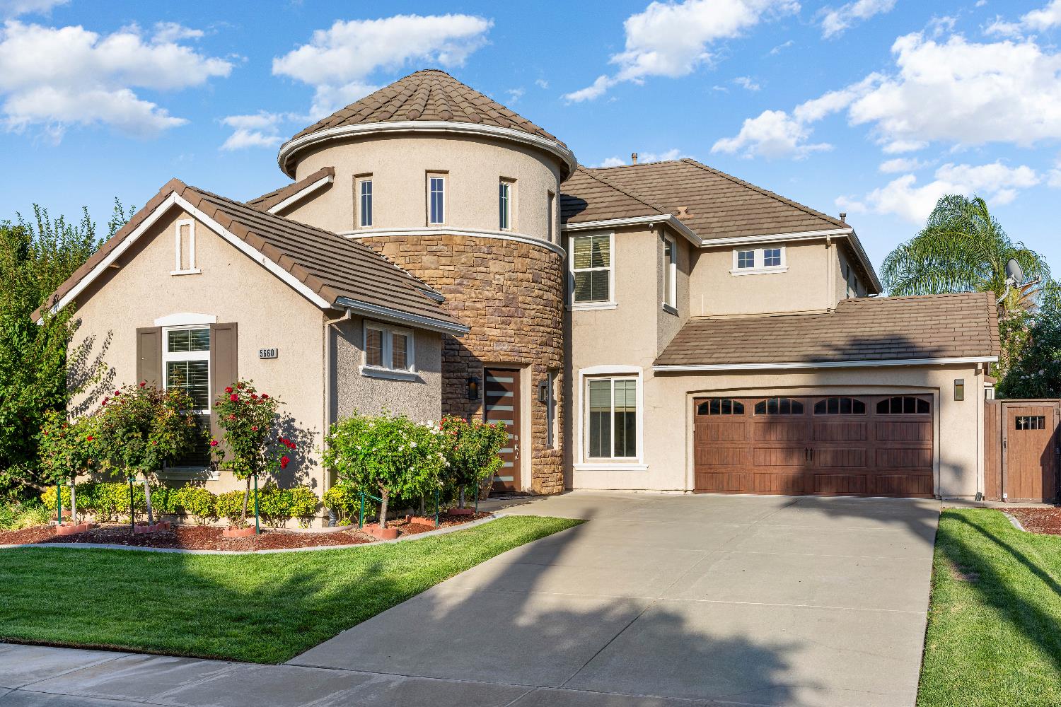 5660 John Runge Street