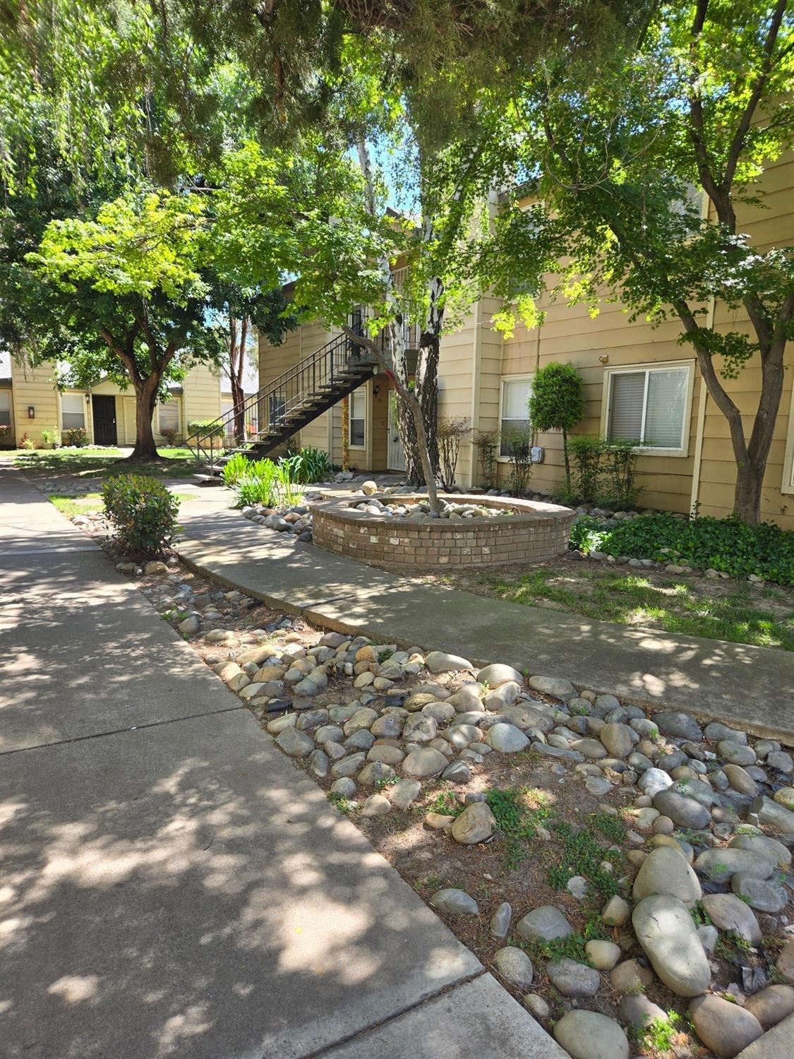 8244 Center Parkway 65