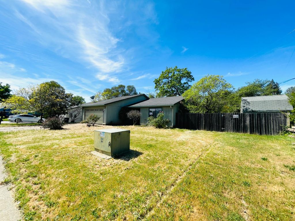 Photo of 1465 Wimbledon Drive, Auburn, CA 95603 (MLS # 226037736)