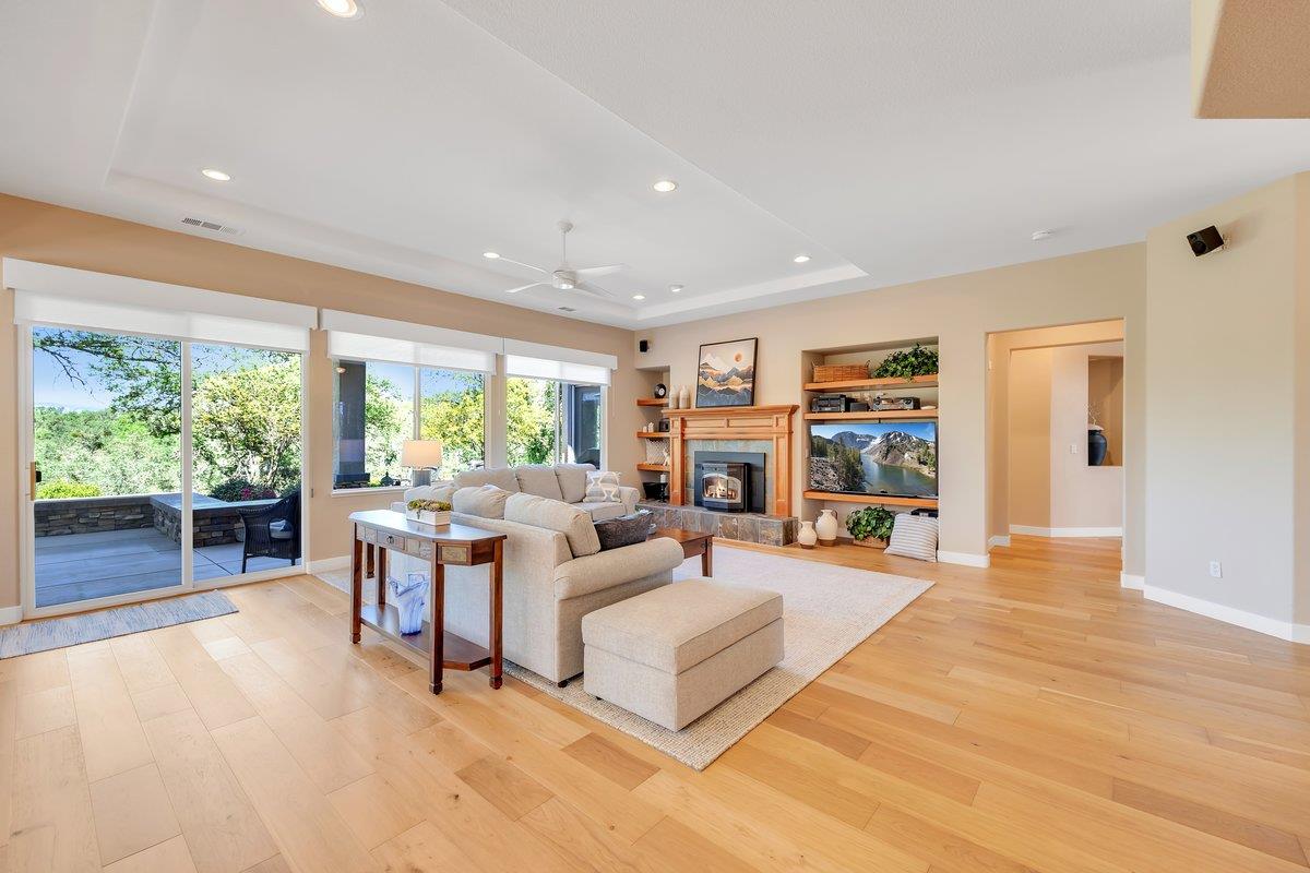 16 Rock Ridge Court