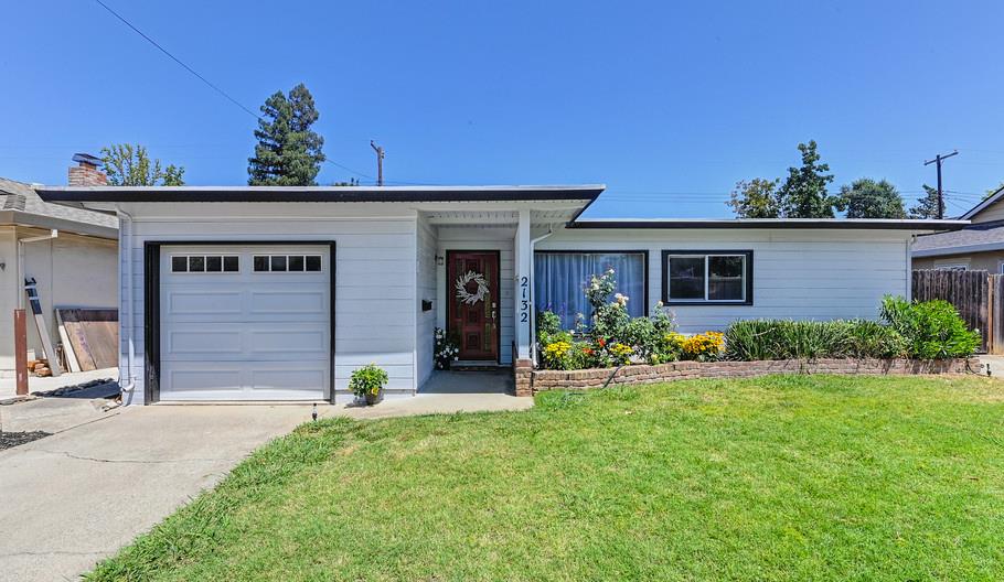 2132 Byron Road