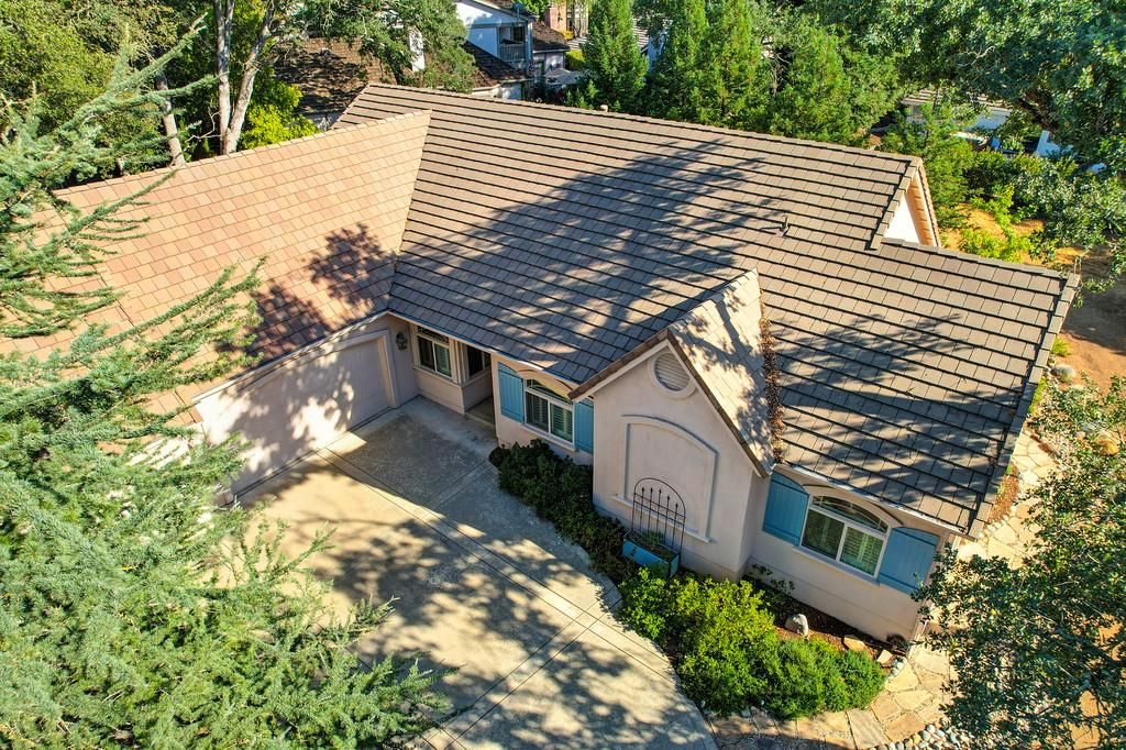 Photo of 15084 Rio Circle, Rancho Murieta, CA 95683 (MLS # 225125608)