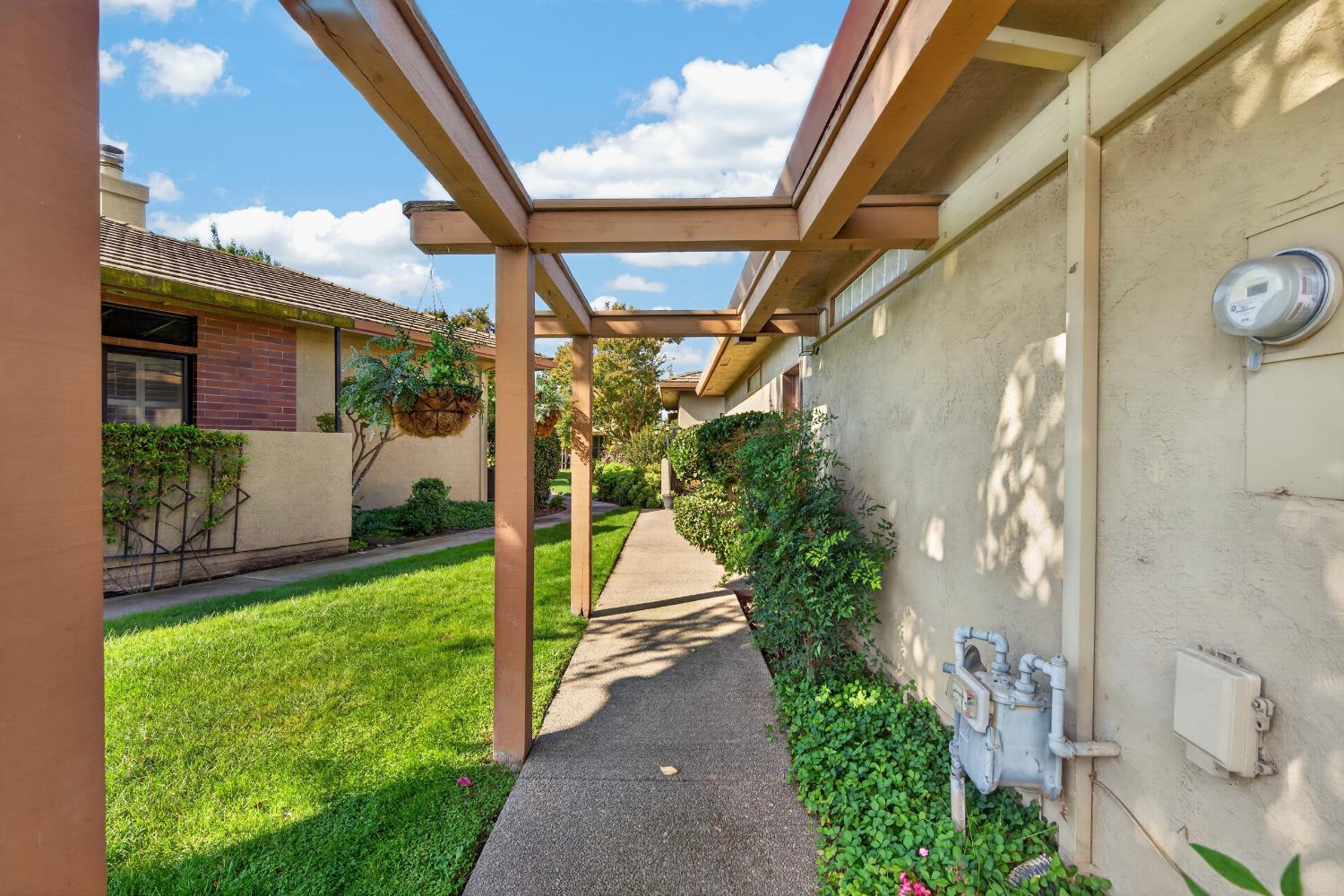2451 MacArthur Parkway