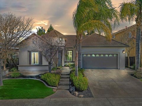 10135 Kuhn Ranch Way, Elk Grove, CA 95757 - MLS#: 225027443